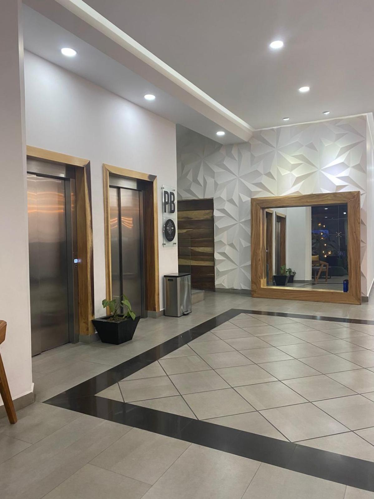 Hotel Bugari Aeropuerto Guadalajara Las Pintas Kültér fotó