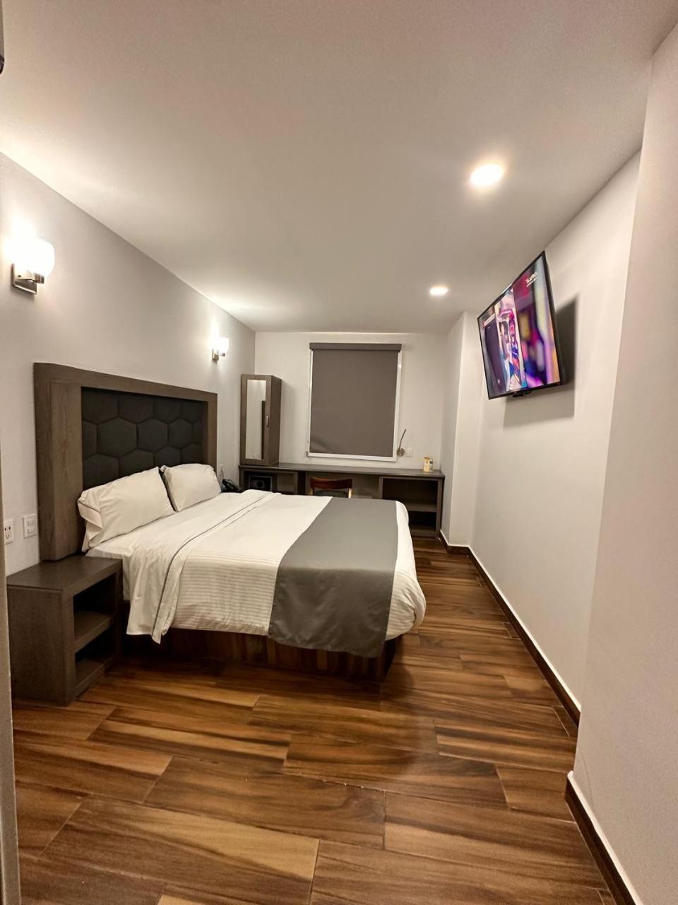 Hotel Bugari Aeropuerto Guadalajara Las Pintas Kültér fotó