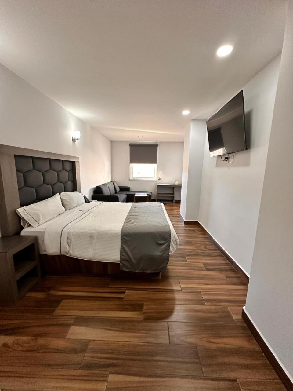 Hotel Bugari Aeropuerto Guadalajara Las Pintas Kültér fotó