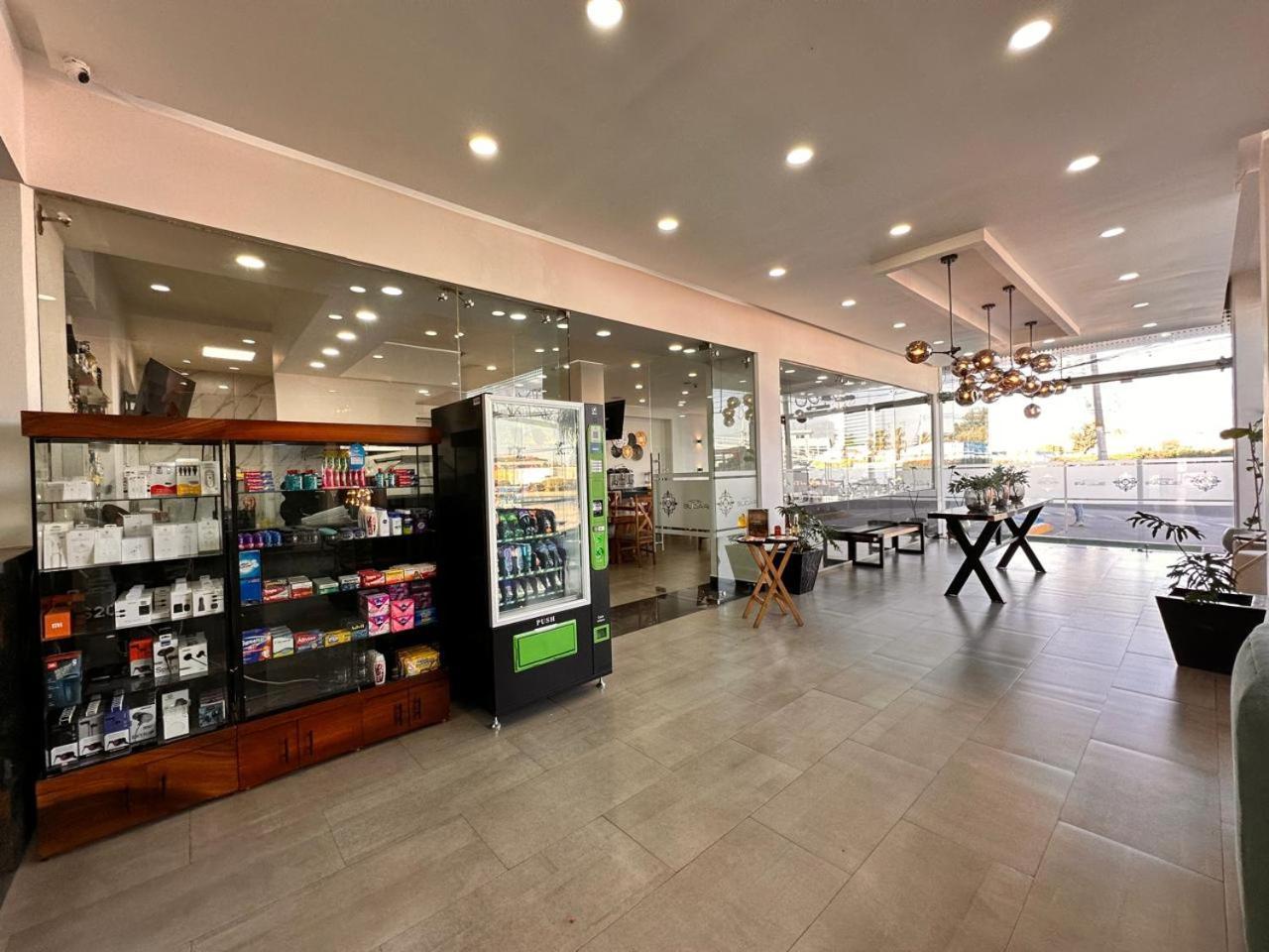 Hotel Bugari Aeropuerto Guadalajara Las Pintas Kültér fotó