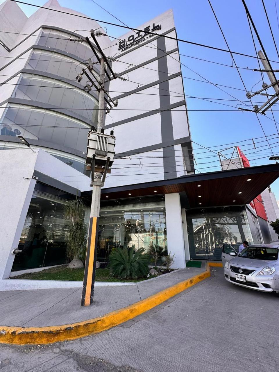Hotel Bugari Aeropuerto Guadalajara Las Pintas Kültér fotó
